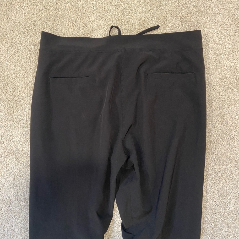 Albion Fit Black Jetsetter Joggers - Picture 8 of 12